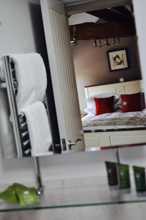 バーンスタプル Pyne Arms Bed & Breakfast エクステリア 写真