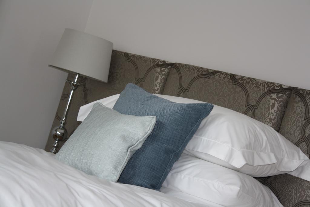 バーンスタプル Pyne Arms Bed & Breakfast エクステリア 写真