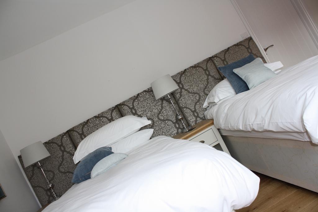 バーンスタプル Pyne Arms Bed & Breakfast エクステリア 写真