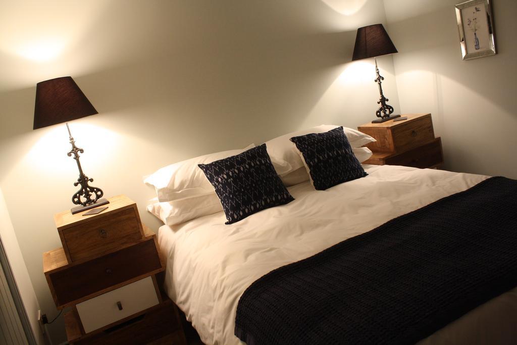 バーンスタプル Pyne Arms Bed & Breakfast エクステリア 写真