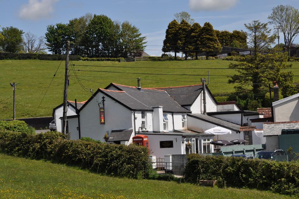 バーンスタプル Pyne Arms Bed & Breakfast エクステリア 写真